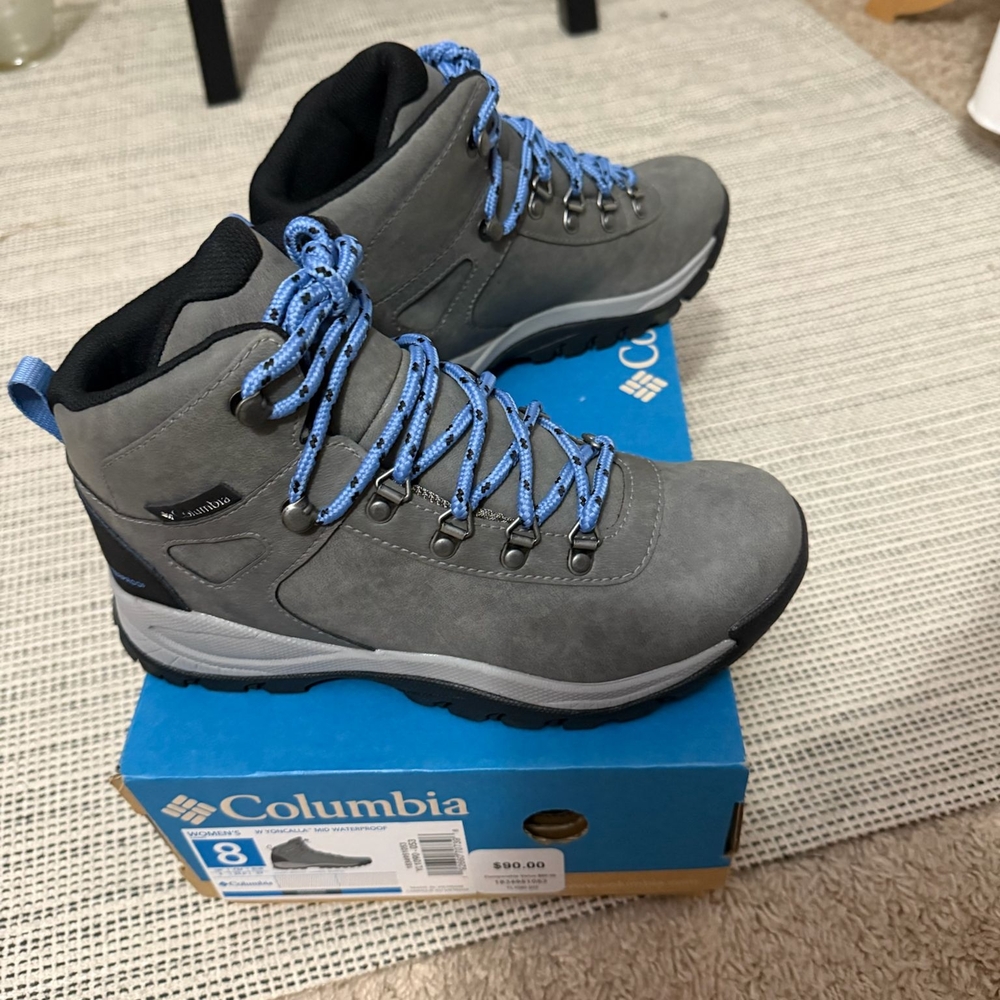 NWT Columbia Gray Hiking Boots with Blue Laces